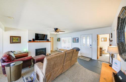 Sandpoint House | Waterfront Sagle Retreat with Hot Tub and Fireplace