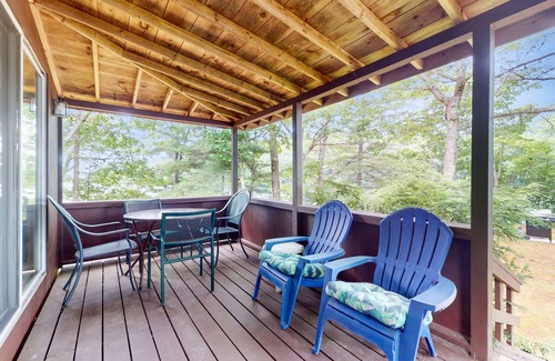 Bristol Cottage | Waterfront secluded cottage with lake access, grill, outdoor shower, & streaming