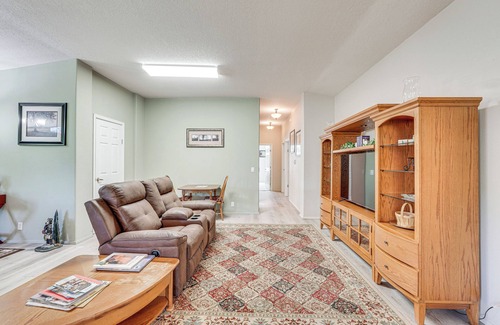 Shady Cove House | Waterfront Shady Cove Home w/Fishing Deck!