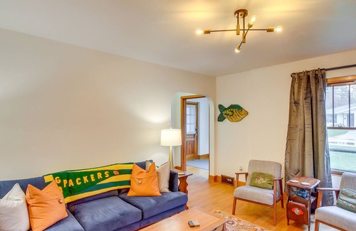 Shawano House | Waterfront Shawano Vacation Rental w/ Patio!