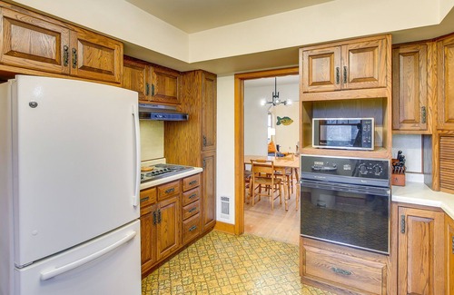 Shawano House | Waterfront Shawano Vacation Rental w/ Patio!