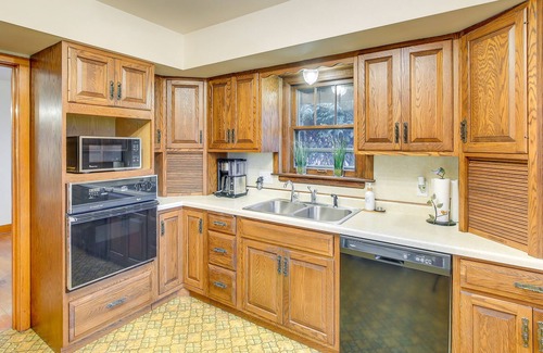 Shawano House | Waterfront Shawano Vacation Rental w/ Patio!