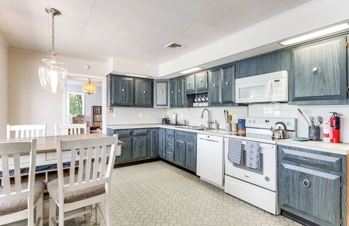 Southold House | Waterfront Southold Retreat < 3 Mi to Wineries!
