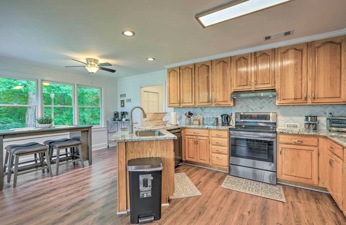 Lake Oconee House | Waterfront Sparta Home w/Game Room & Fire Pit!