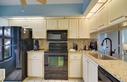 Isla del Sol Villa | Waterfront St Petersburg Villa w/Free WiFi