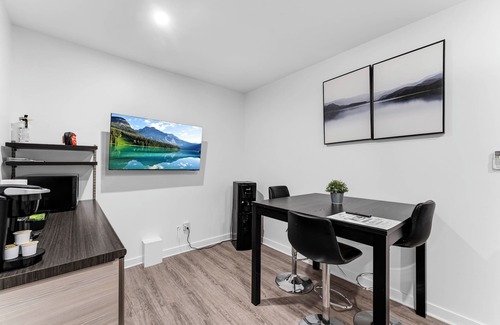 Downtown Gatineau Apartment | *Waterfront studio* 5 minutes drive Ottawa