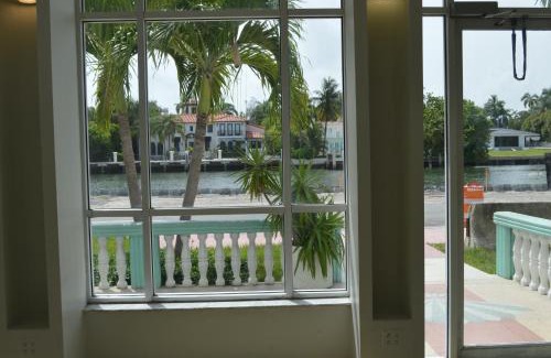 Mid Beach Apartment | WATERFRONT STUDIO COZY WITH WATERVIEWs