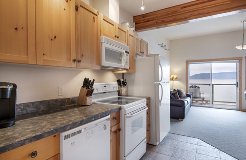 Polson Condo | Waterfront Studio Retreat!