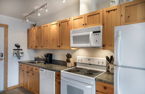 Polson Condo | Waterfront Studio Retreat!