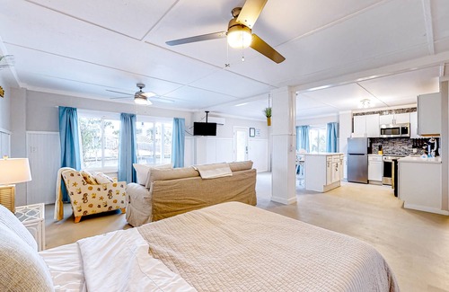 Perdido Key Coves One Apartment | Waterfront studio steps from beach with tennis/boat dock access & patio