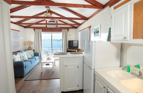 Tavernier Boat Rental | Waterfront Sunset View Aqua Villa at Sea Biscuit @ Mangrove Resort LLC