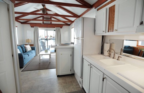 Tavernier Boat Rental | Waterfront Sunset View Aqua Villa at Conch Shell @ Mangrove Resort LLC