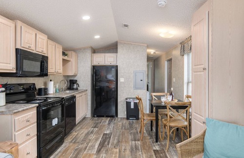 Seabrook House | Waterfront Tiny Home 1bedroom