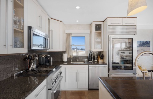 Hampton Bays House | WATERFRONT TOWNHOUSE - A SLICE OF HEAVEN