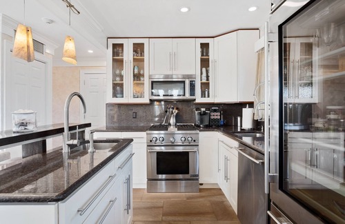 Hampton Bays House | WATERFRONT TOWNHOUSE - A SLICE OF HEAVEN