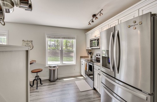 Townville House | Waterfront Townville Home w/Hot Tub + Dock!