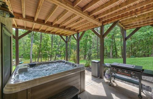 Lake Norman of Catawba House | Waterfront 1-Acre Private Dock Hot Tub Firepit Bankhead Lodge by AvantStay
