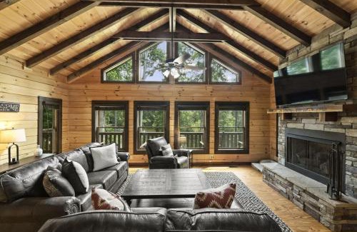 Lake Norman of Catawba House | Waterfront 1-Acre Private Dock Hot Tub Firepit Bankhead Lodge by AvantStay