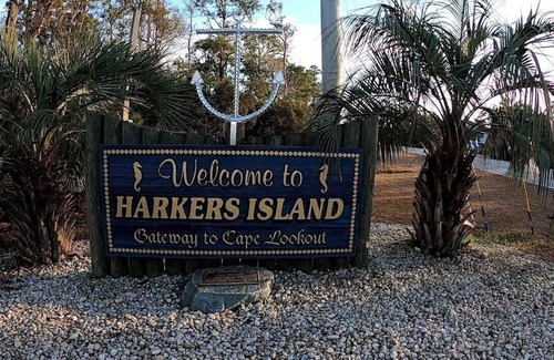 Harkers Island House | Waterfront vacation rental with views of Cape Lookout Lighthouse!