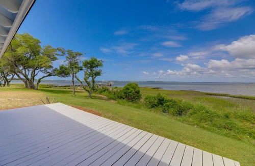 Morehead City House | Waterfront Vacation Rental Home on Newport River!