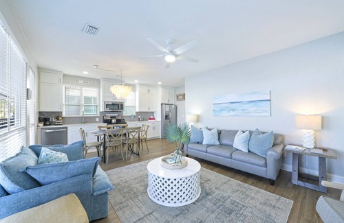 Fort Walton Beach - Destin Villa | Waterfront Villa-Beach Service-Steps to Ocean-Pool