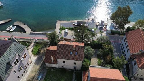 Kotor Villa | Waterfront Villa Magnolia