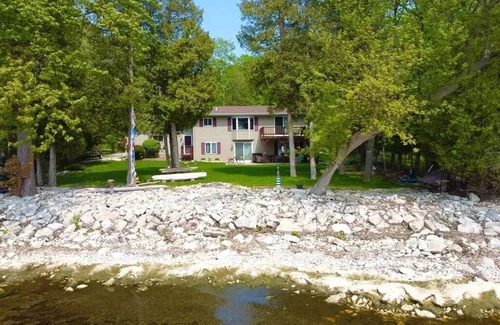 Sturgeon Bay Cottage | WATERFRONT w Hot Tub, water views, close to Sturgeon Bay & Potawatomi State park