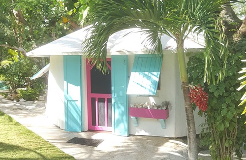 Gregory Town Cottage | WATERFRONT W/POOL, STARFISH
