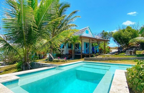 Gregory Town Cottage | WATERFRONT W/POOL, STARFISH