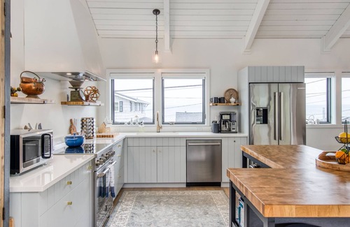 Rollingbay House | Waterfront w/ Dock Near Fay Bainbridge Park