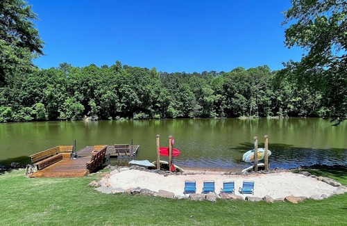 Belmont House | Waterfront with Beach, Easy Water Access, Kayaks, Paddleboards, Boat Rentals!