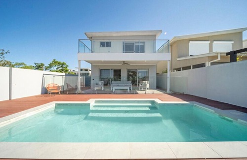 Helensvale House | Waterfront Wonderland - Family