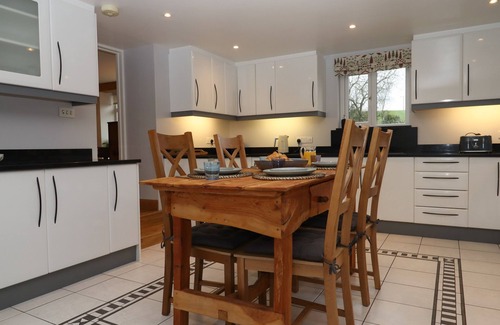 Holsworthy Cottage | WATERLAND FARMHOUSE, pet friendly, with open fire in Bradworthy