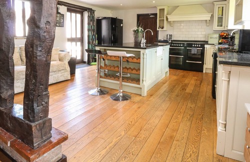 Hethel Cottage | WATERLOO PLACE ALL UNITS, character holiday cottage in Banham