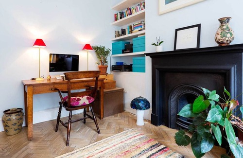 Junction Apartment | Waterlow Flat, by Veeve