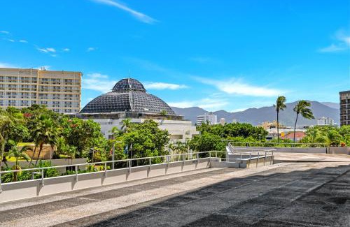 Cairns Central Business District Apartment | Waters Edge at Harbour Lights - Poolside Convenience