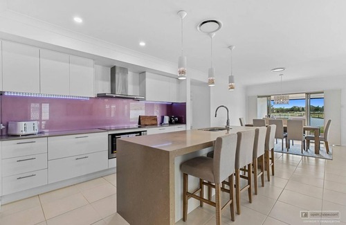 Bellara House | Waters Edge!