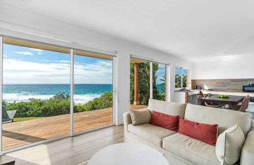 Ulladulla Apartment | Waters Edge - beachside home near Rennies Beach