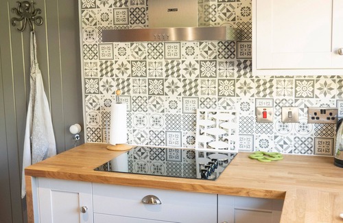 St Brides Cottage | WATERS EDGE, pet friendly, country holiday cottage in Dale