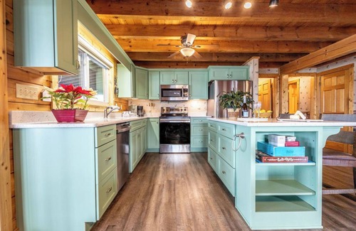 Dandridge Cabin | Waters Edge