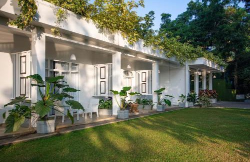 Kandy Hotel | Waters Spring
