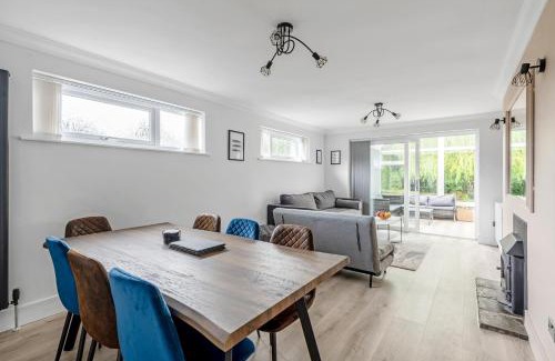 Neatishead House | Waterside Cottage - Hot Tub, Mooring, Arcade, Bar