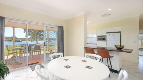 Yamba House | Waterside Escape