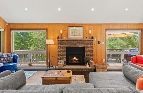 Long Pond House | Waterside Haven by AvantStay Lakefront Hot Tub Game Room Fire Pit