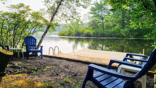 Long Pond House | Waterside Haven by AvantStay Lakefront Hot Tub Game Room Fire Pit