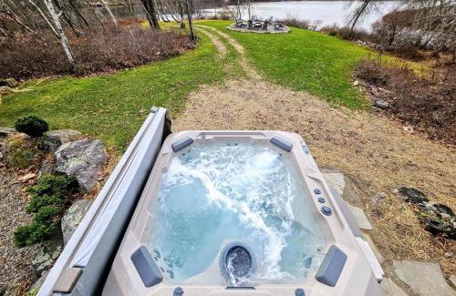 Long Pond House | Waterside Haven by AvantStay Lakefront Hot Tub Game Room Fire Pit