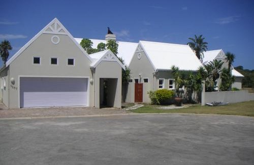Marina Martinique House | Waterside Living MM1297