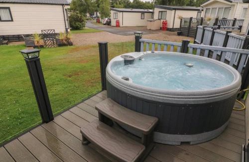 South Lakeland Leisure Village House | Waterside Lodge