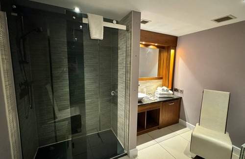 Walton Hotel | Waterton Park Hotel