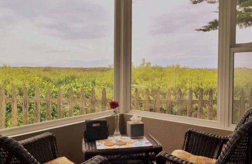 Moss Landing House | WaterVeiw - 2-person Shower - Fireplace